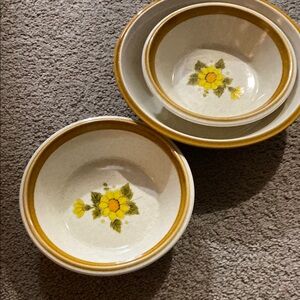 Mikasa Floral Yellow and Brown Ceramic Bowl Set